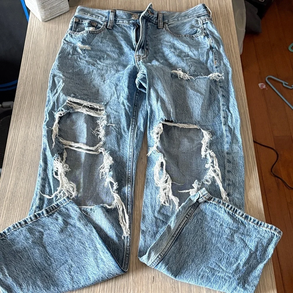 Aeropostale Women’s High Rise Baggy Distressed Jeans Size 6 Light Wash - Picture 1 of 10